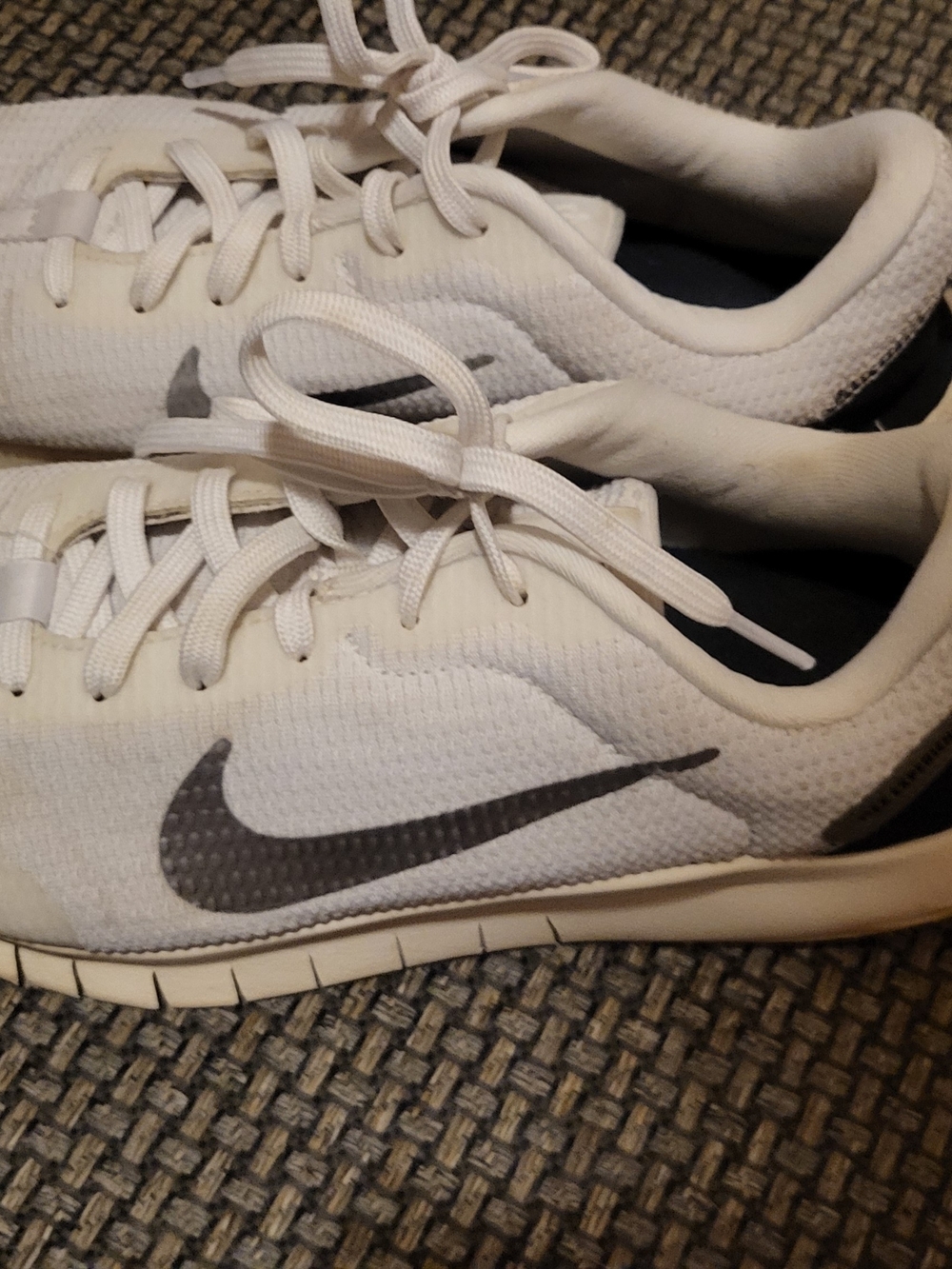 Nike Womens Flex Experience White and Gray Athletic Training Shoes